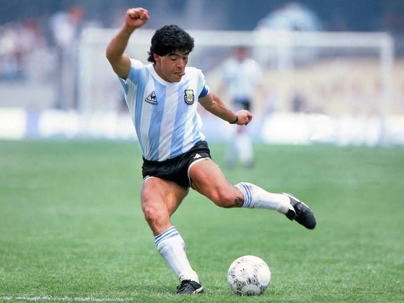 Maradona là một trong những huyền thoại bóng đá vĩ đại nhất mọi thời đại